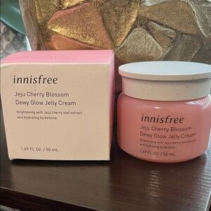 innisfree Jeju Cherry Blossom Dewy Glow Jelly Cream